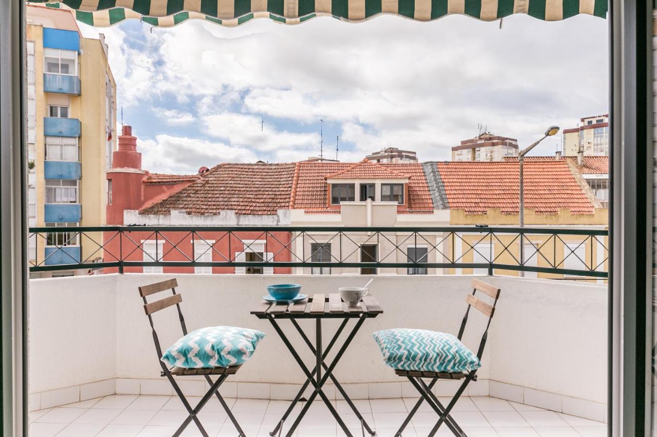 1 Bedroom Beach Apartment With Balcony 2 Min Walk To The Beach! Costa de Caparica Exteriör bild