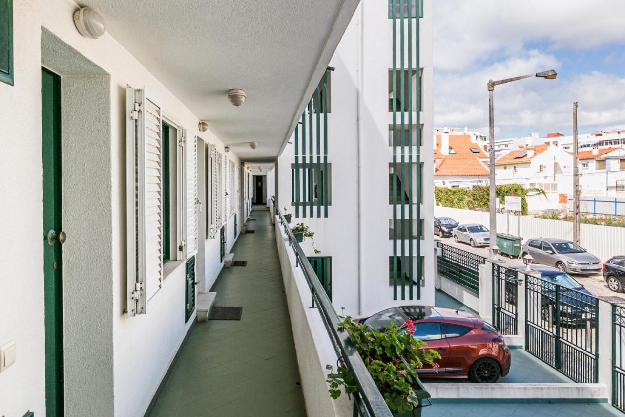 1 Bedroom Beach Apartment With Balcony 2 Min Walk To The Beach! Costa de Caparica Exteriör bild